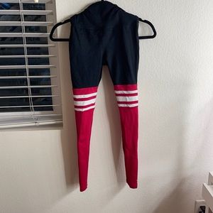 BOMBSHELL SPORTSWEAR LEGGINGS ❤️